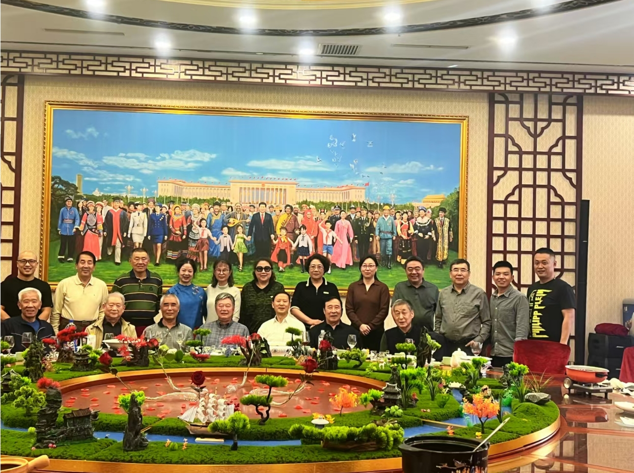 公司领导重阳节慰问退休老同志